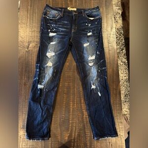 Women’s Distressed Blue Jeans